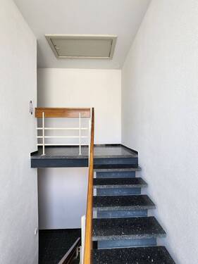Treppenhaus 01.jpg - Etagenwohnung mit 43,10 m² in Konstanz zum Kaufen