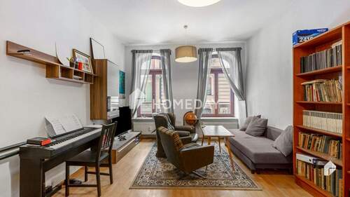 Wohnzimmer 1 - 4 Zimmer Etagenwohnung in Leipzig