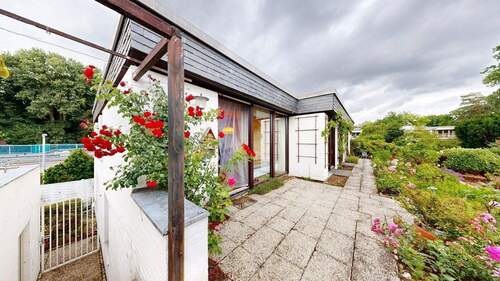 Garten mit Aussentreppe - 