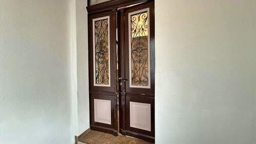 Haupteingang mit Vorbau - 