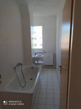 Badvariante 2 - 1 Zimmer Mehrfamilienhaus, Wohnhaus zum Kaufen in Bad Lausick