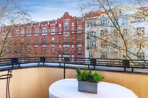 Balkon - 4 Zimmer Etagenwohnung in Berlin