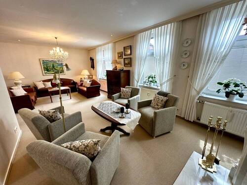 Wohnbereich - 6 Zimmer Mehrfamilienhaus, Wohnhaus zum Kaufen in Duisburg