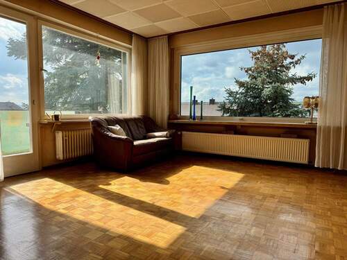 Wohn/Eszimmer Bild 1 - 9 Zimmer Einfamilienhaus in Würzburg