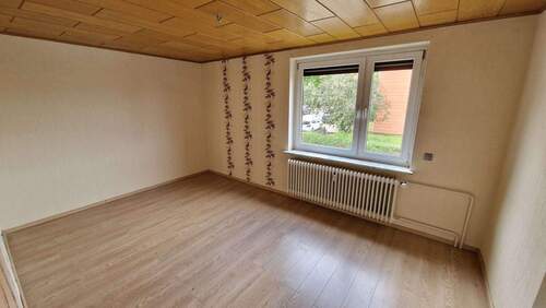Schlafzimmer - 3 Zimmer Etagenwohnung zum Kaufen in Schöningen