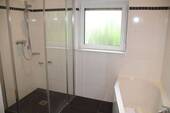 Wannen/Duschbad mit Tageslicht - 