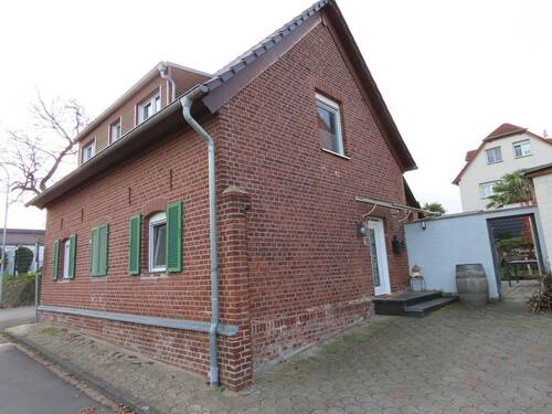 Hauseingang/PKW-Stellplatz - 5 Zimmer Einfamilienhaus in Dormagen