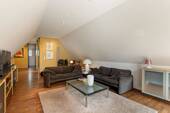 Wohnzimmer Dachgeschoss Bild 2 - 