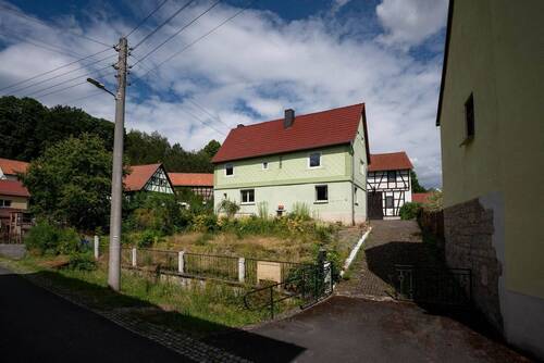 Straßenansicht - 6 Zimmer Bauernhaus, Landhaus in Ottendorf