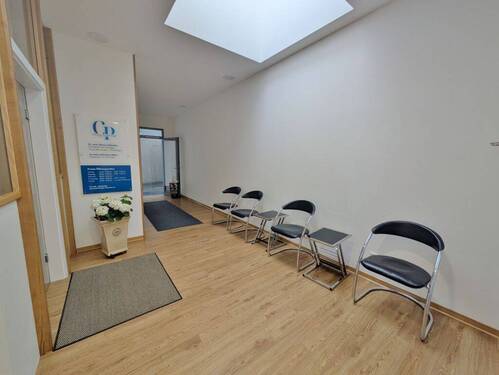 gemeinschaftlicher Wartebereich - Büro in Bremen