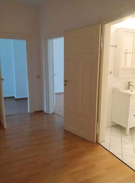 02-Flur, von Wohnungstür aus.jpeg - Altbauwohnung in Markkleeberg - Hauptstr. 54 im 2. OG