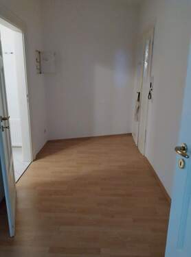 03-Flur, von Schlafzimmer aus.jpeg - 