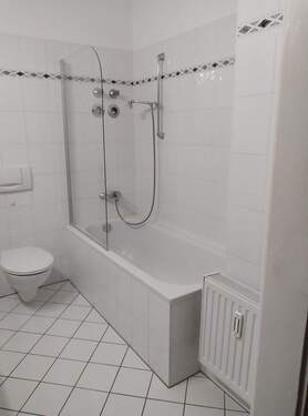 05-Bad mit Wanne.jpeg - 