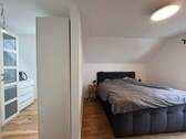 Schlafzimmer mit Ankleide - 
