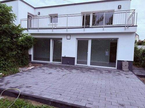 Rückseite, Terrasse - 1 Zimmer Mehrfamilienhaus, Wohnhaus zum Kaufen in Mülheim