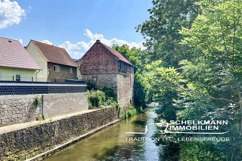 Wassergrundstück an der Ilm_Schelkmann Immobilien - Wohnen an der Ilm- perfekt gelegenes Wohnhaus + Scheune mit Ausbaupotential