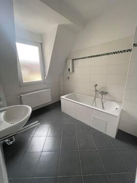 Badezimmer.jpg - Etagenwohnung mit 53,80 m² in Nürnberg zur Miete