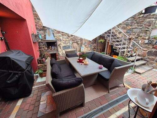 Terrasse mit festem Grill - 