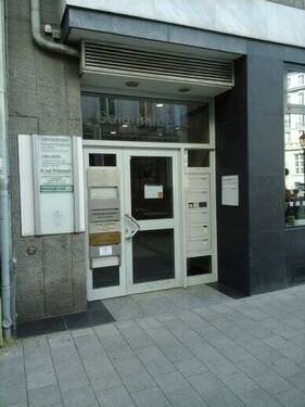 Hauseingang - Büro mit 190,00 m&sup2; in Hamburg zur Miete