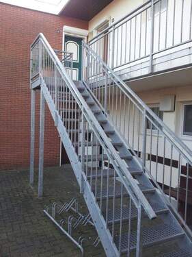 Außentreppe zur Wohnung - 