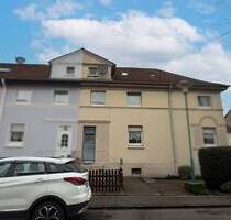 Charmantes Reihenmittelhaus mit Entwicklungspotenzial in gewachsener Lage von Duisburg-Walsum!