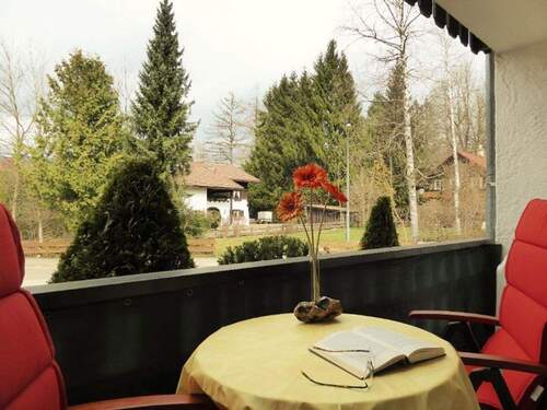 großer überdachter Balkon - 2 Zimmer Etagenwohnung zum Kaufen in Oberstdorf