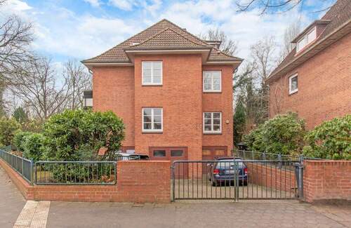 Gepflegtes Mehrfamilienhaus mit sechs Wohneinheiten - Gepflegtes Mehrfamilienhaus mit hohem Mietsteigerungspotenzial - In Toplage von Fuhlsbüttel