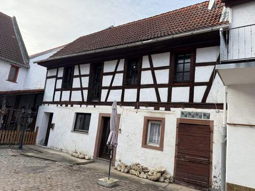Außen - Renoviertes 3 ZKB Fachwerkhaus mit Hof Balkon und Einbau Küche
