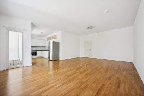 Wohn-/ Essbereich mit Küche - Etagenwohnung mit 106,00 m&sup2; in Berlin zum Kaufen