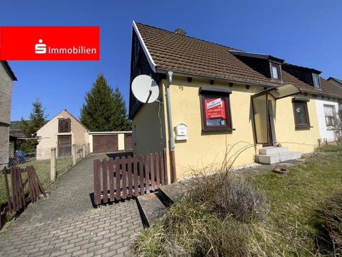Vorderansicht - Doppelhaushälfte mit tollem Grundstück