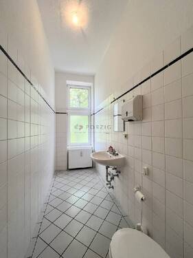 WC - 