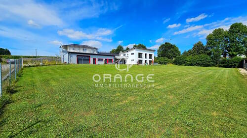 Frontansicht inkl. Garten - Mehrfamilienhaus, Wohnhaus mit 221,00 m² in Bad Griesbach im Rottal / Karpfham zum Kaufen