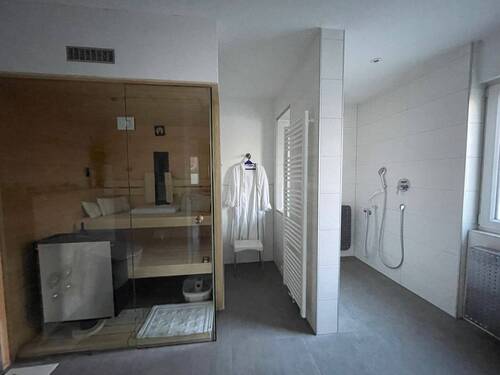 Bad mit Sauna - 