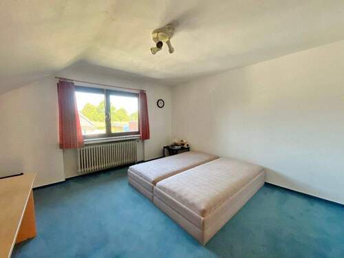 sowie zum Schlafzimmer - 