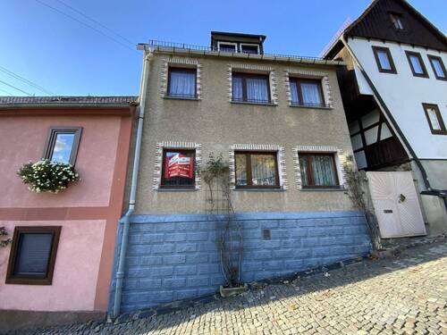 Vorderansicht - 4 Zimmer Reihenendhaus zum Kaufen in Leutenberg
