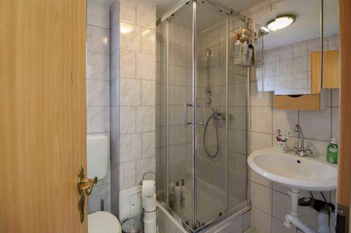 Badezimmer 2 OG links Hinterhaus - 