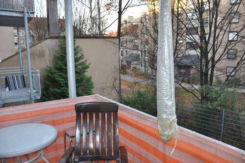 Balkon beispielhaft.JPG - 1 Zimmer Mehrfamilienhaus, Wohnhaus in Nürnberg