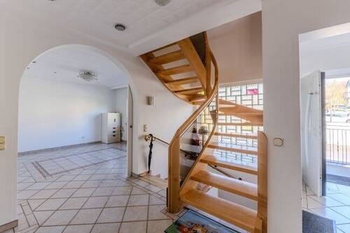 03_Flur und Treppenhaus - 