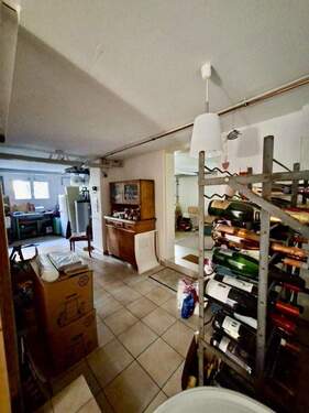 Kellerraum mit Heizung - 