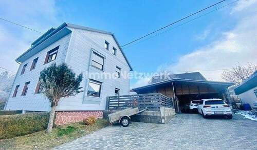 Front Haupteingang Carport - 6 Zimmer Mehrfamilienhaus, Wohnhaus zum Kaufen in Schauenstein