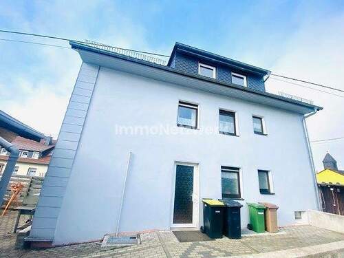 Rückseite Eingang zum Haus Barrierefrei - Mehrfamilienhaus, Wohnhaus mit 150,00 m&sup2; in Schauenstein zum Kaufen