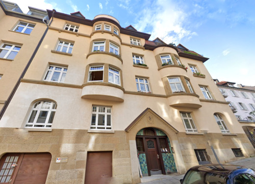 Hausansicht - Stuttgart-West: Klassische 3,5-Zimmer-Altbauwohnung mit Potential