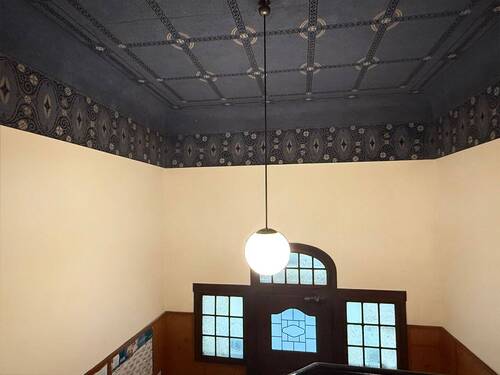 Details Treppenhaus - 3 Zimmer Etagenwohnung zum Kaufen in Stuttgart