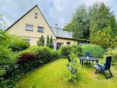 Ansicht Gesamt Garten - **Ruhig. Grün. Zu Hause. - Doppelhaushälfte in idyllischer Lage von Schwarzenbach a.d. Saale**
