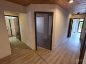 Flur - Etagenwohnung mit 125,00 m² in Pfullingen zum Kaufen