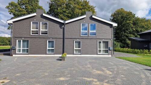 Straßenansicht - Neue bezugsfertige Hälfte eines Doppelhauses in Basdahl