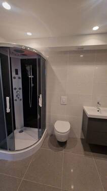 Gäste-WC mit Dusche EG - 