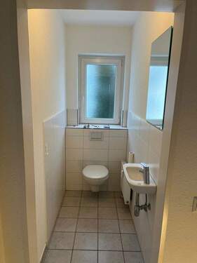 WC, neue Türen folgen noch - 