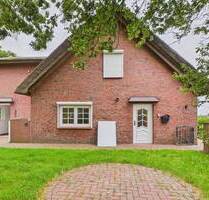 **Unter Reet mit 2 Wohnungen in bester Deichlage mit Blick in die Marsch** - Nordstrand