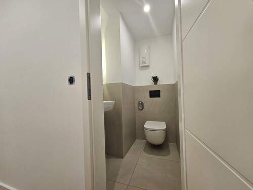 Blick vom Flur zum WC - 